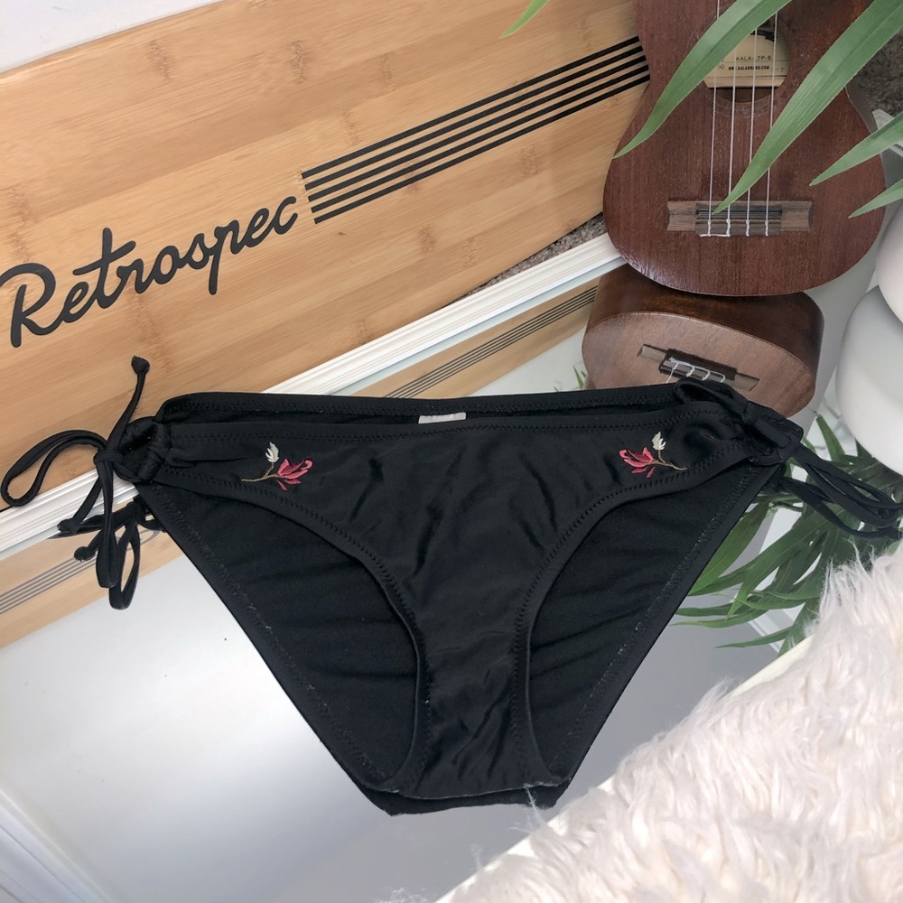 Bikini bottoms